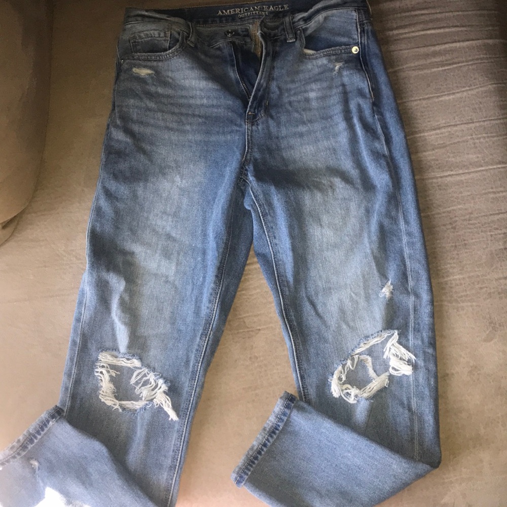 American Eagle Mom Jeans Ripped